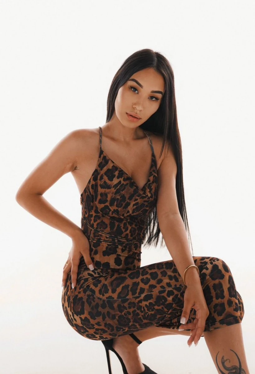 Aliana escort in Milan