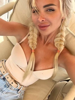 Alisa escort in Milan