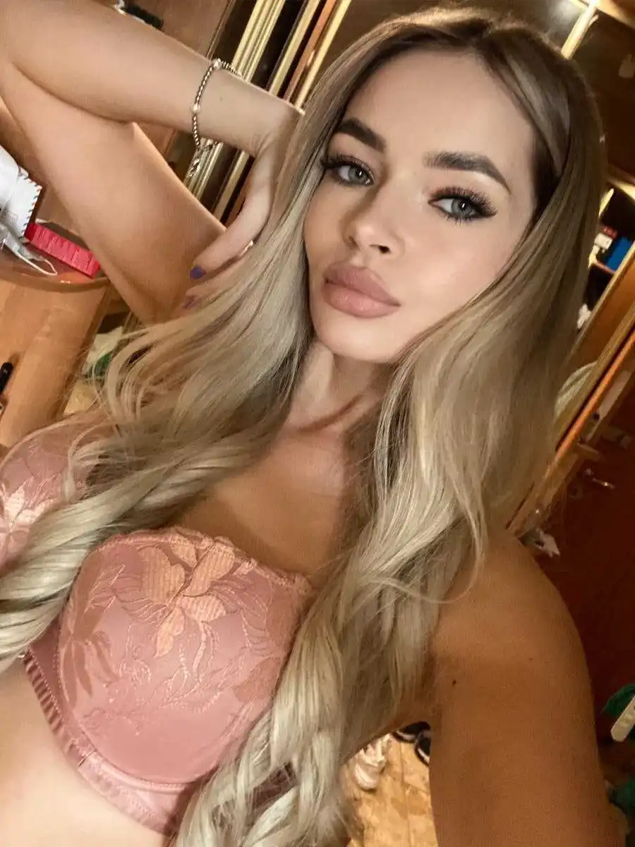 Asya escort in Rome