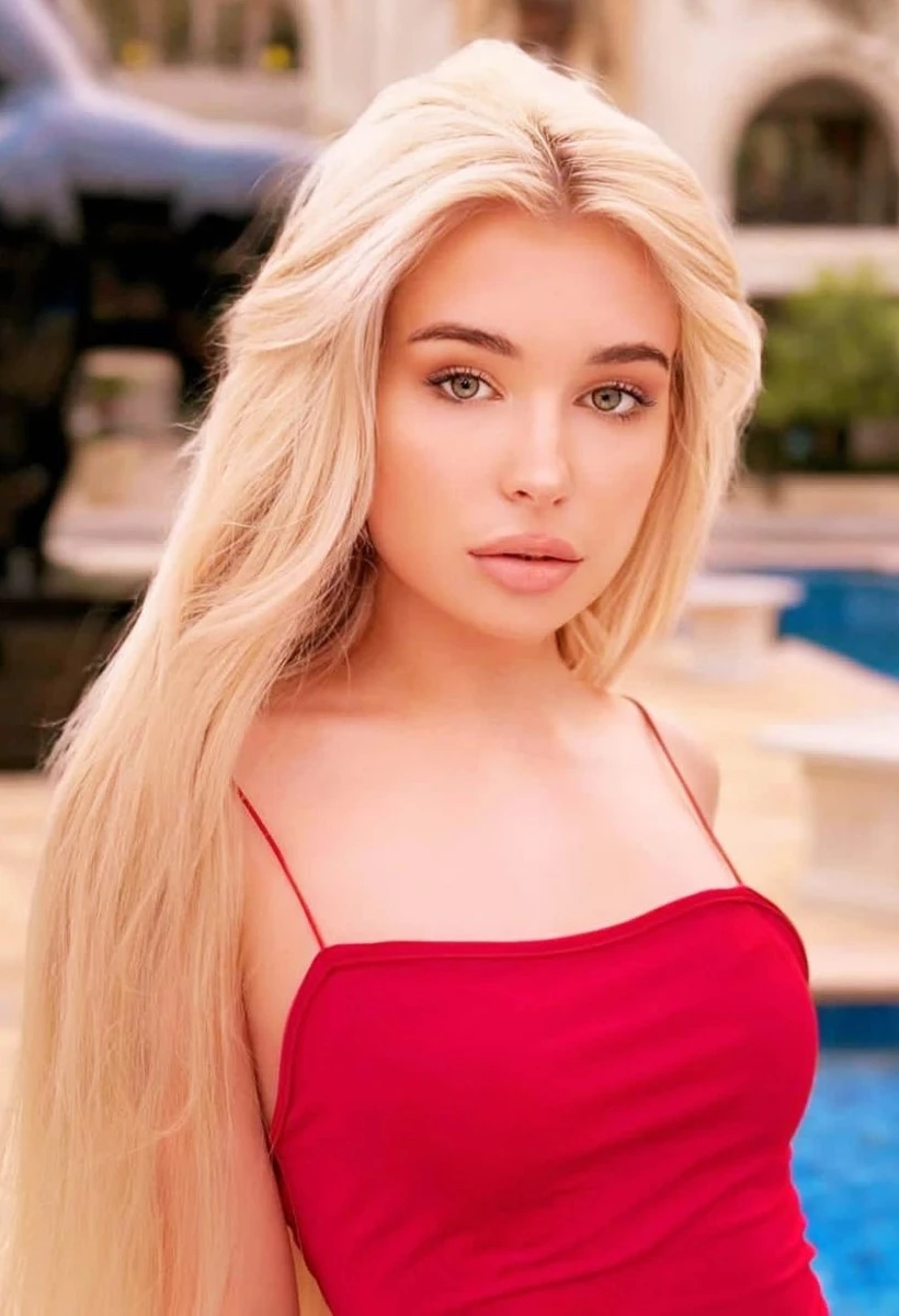 Claire escort in Milan