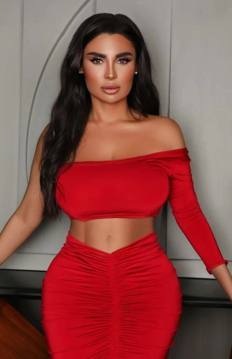 Eloise escort in Milan