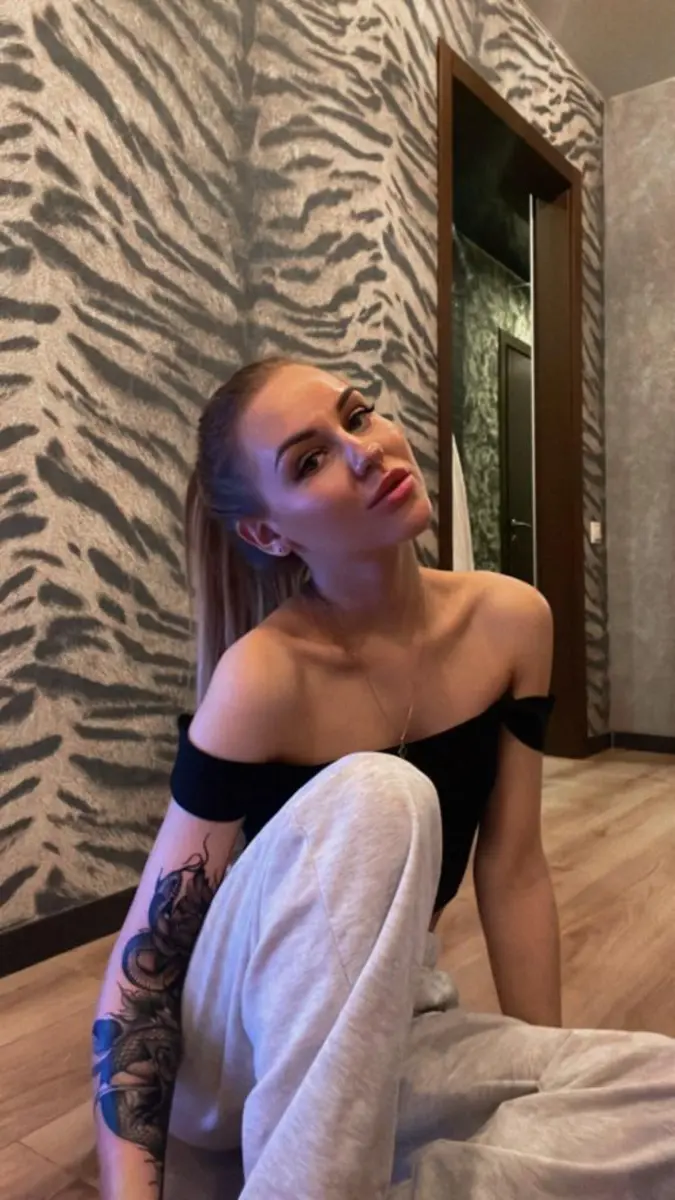 Elza escort in Rome