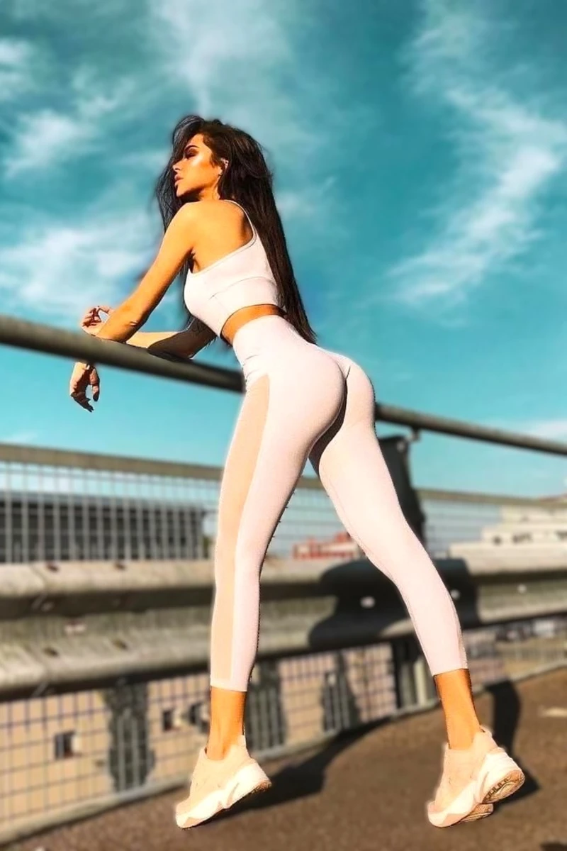 Emilia escort in Milan