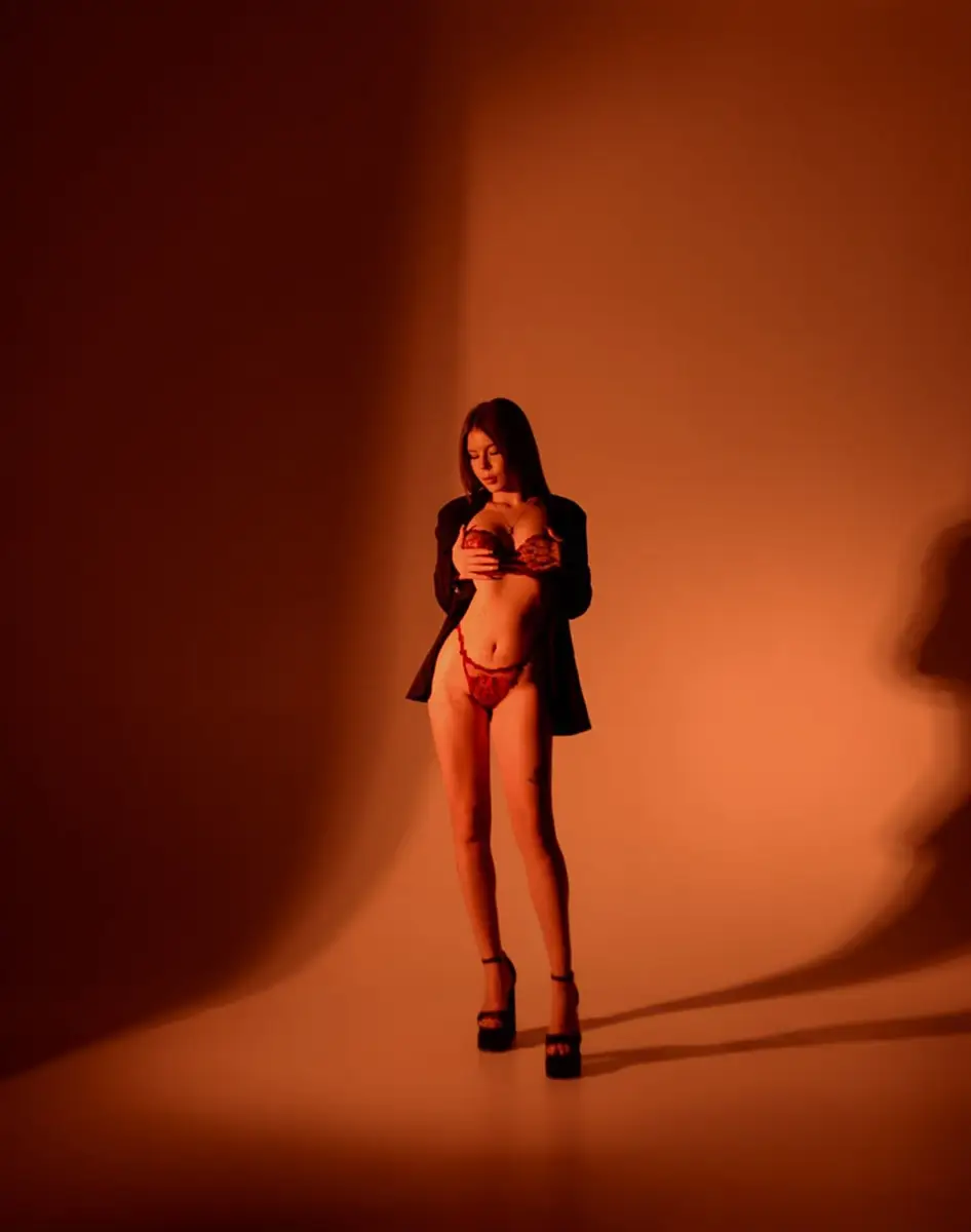 Emma escort in Rome