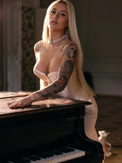 Gretta escort in Milan
