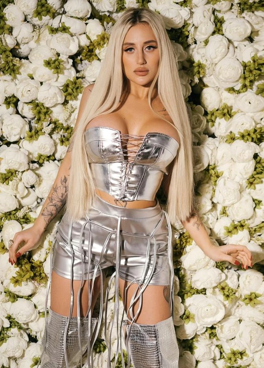 Gretta escort in Milan