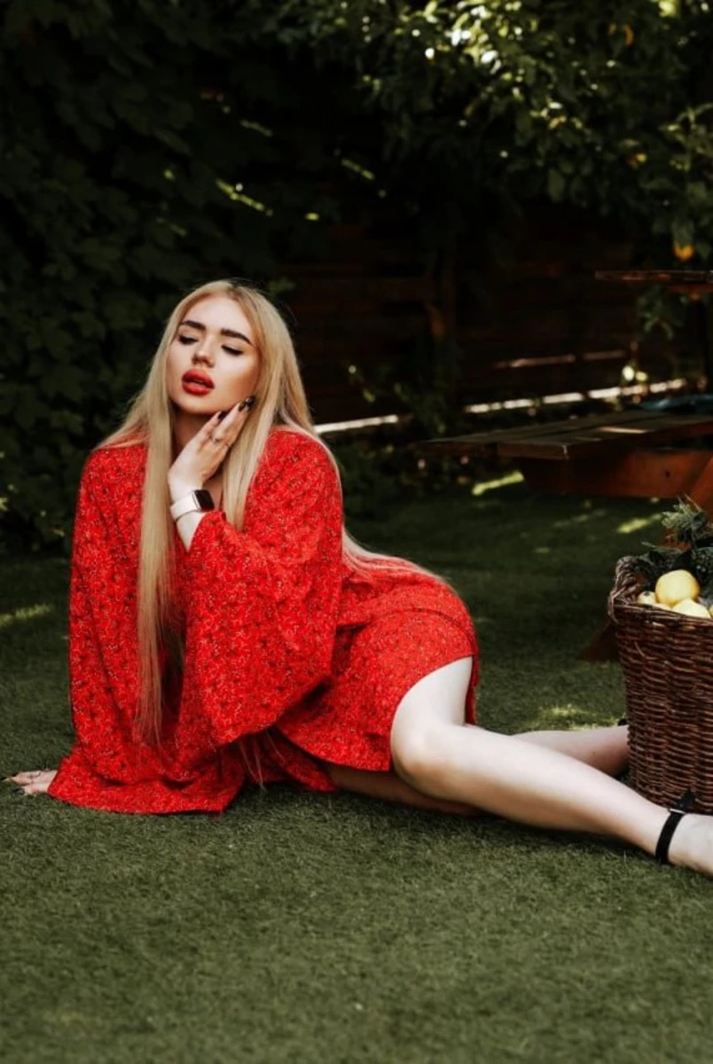Inessa escort in Milan