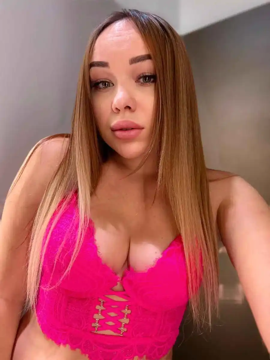 Malika escort in Rome