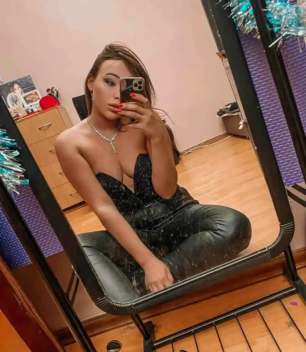 Malika escort in Rome