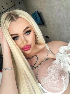 Marta escort in Milan