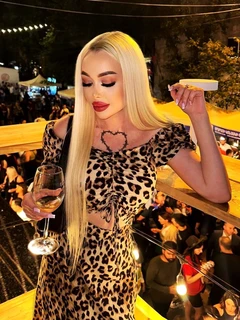 Marta escort in Milan