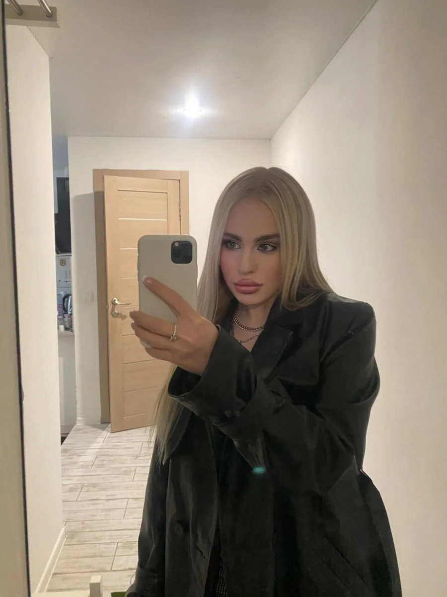 Selima escort in Rome
