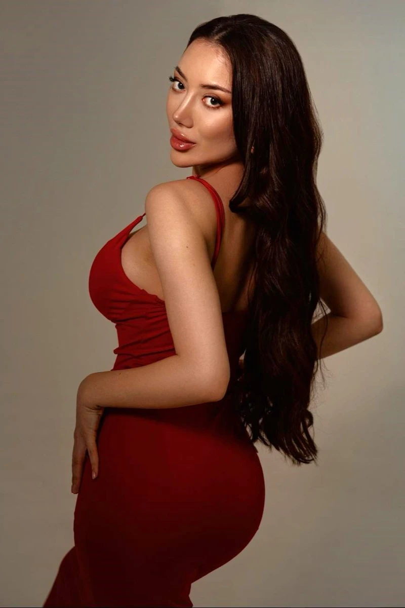 Violetta escort in Milan