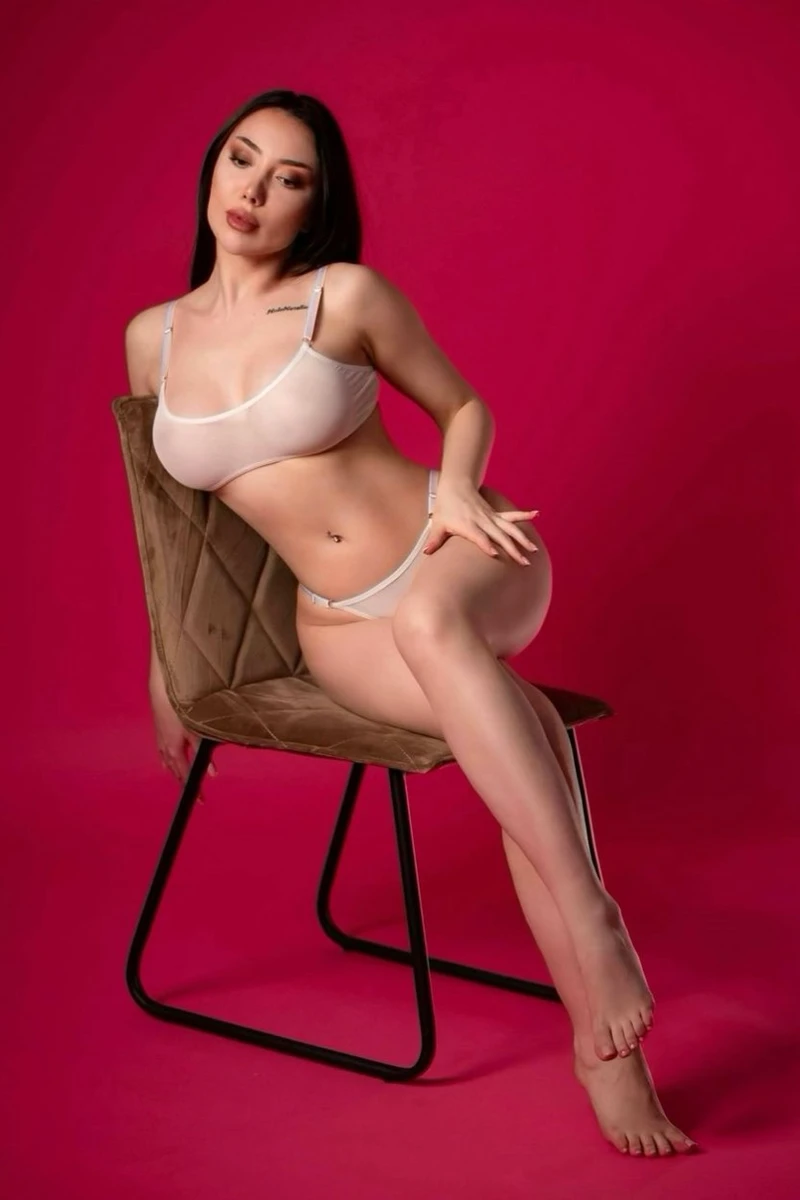 Violetta escort in Milan